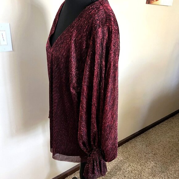 Vince Camuto Women's Metallic V-Neck Sheer-Sleeve Top, Wine Color Holiday - Picture 5 of 7